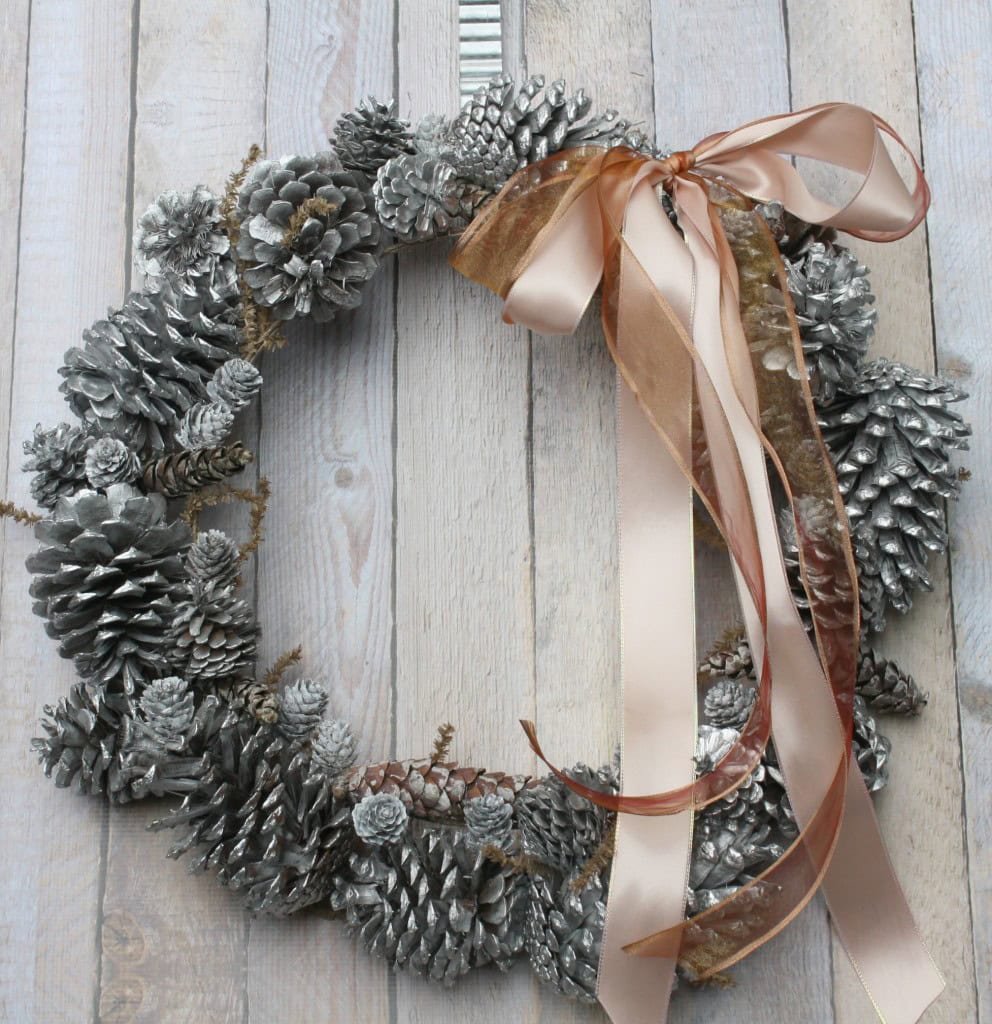 looking glass pinecone wreath - myfrenchtwist.com