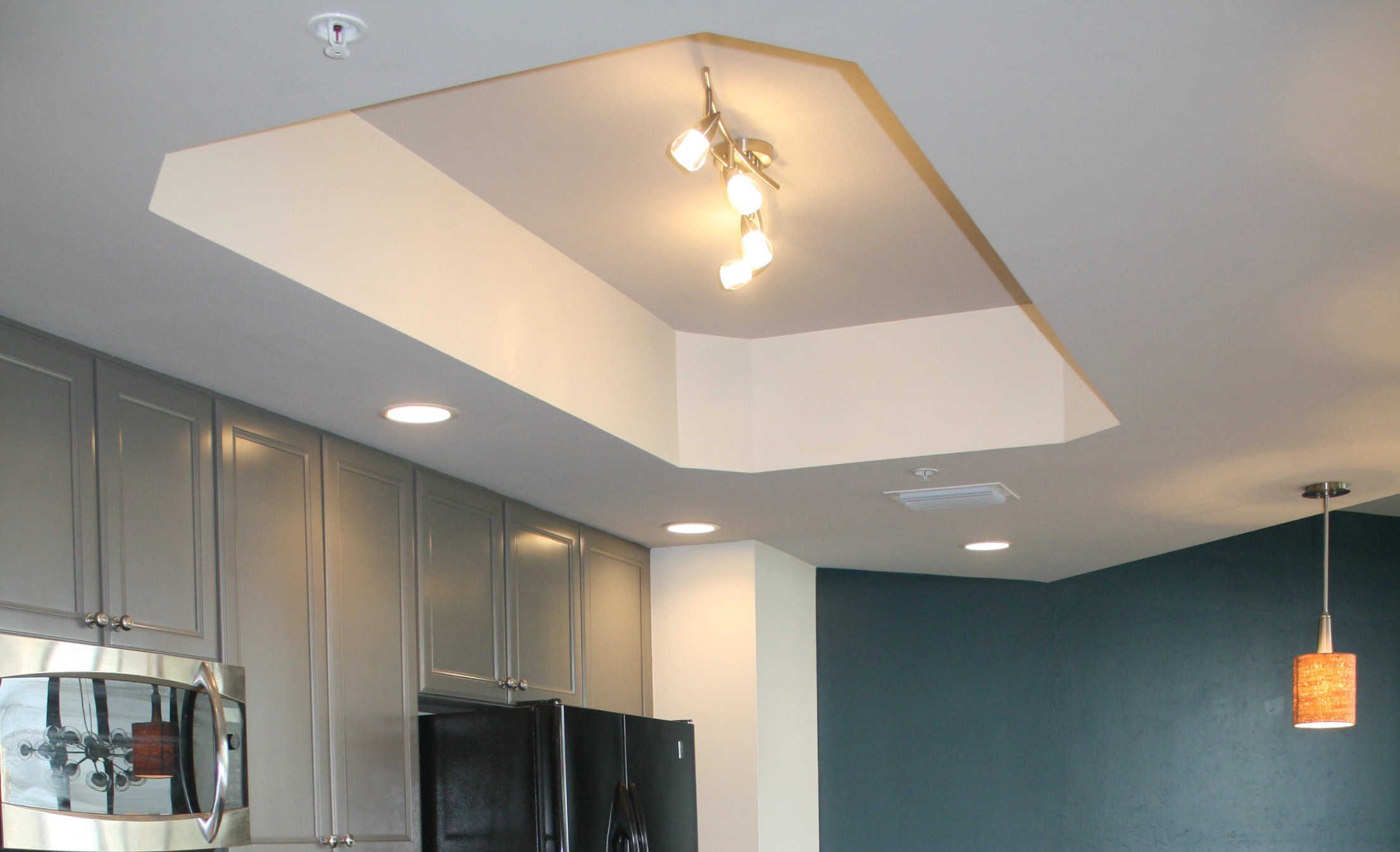 ceiling light - myfrenchtwist.com