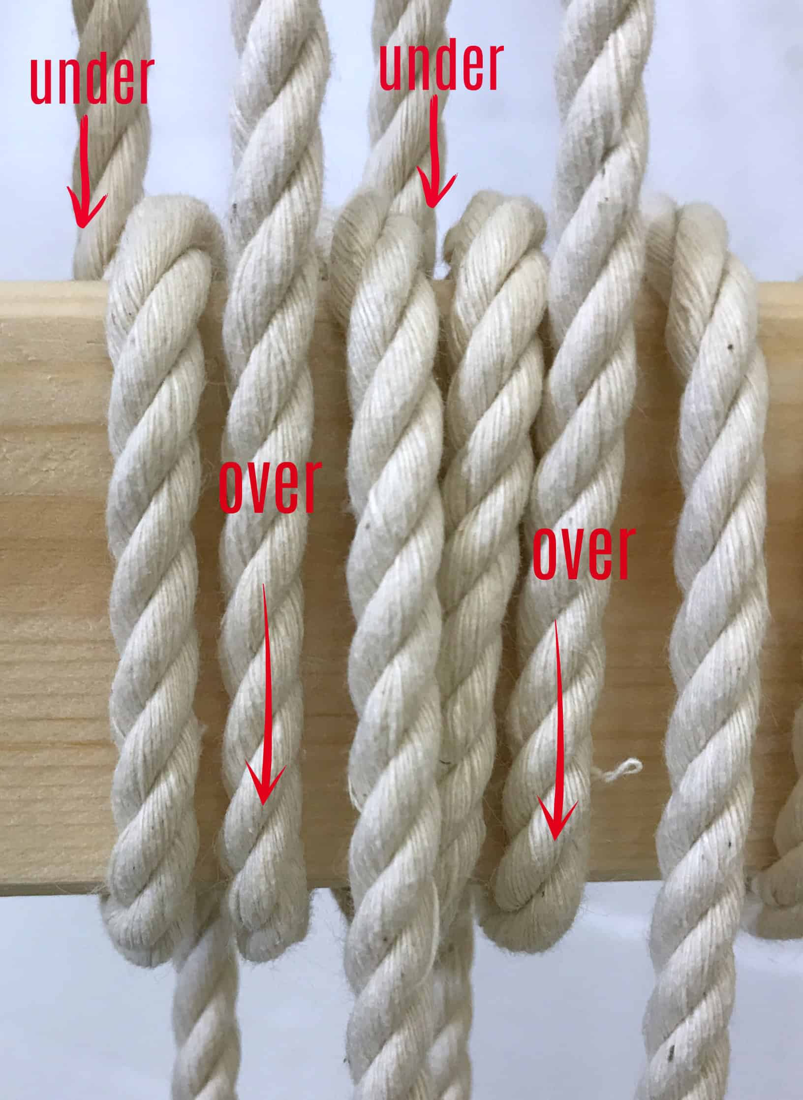 easy macrame folding screen - myfrenchtwist.com