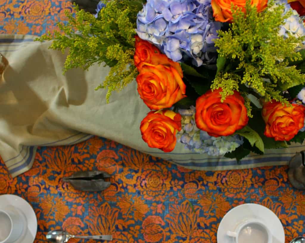 fall tablescape #falltablescape flowers on fall table