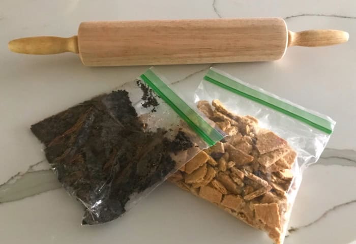 oreos and graham crackers