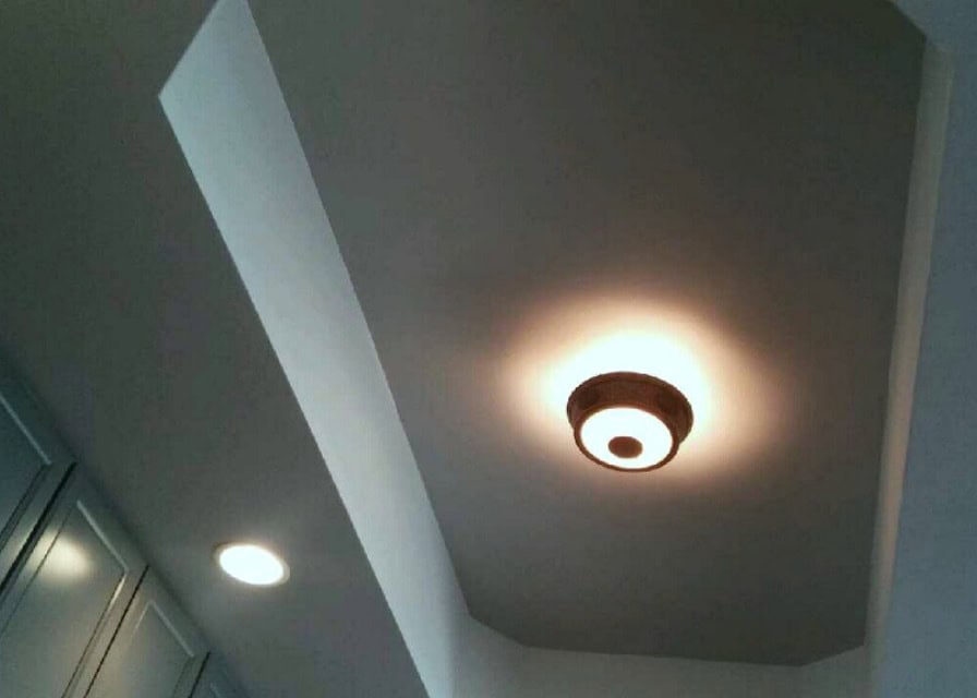 gray ceiling - myfrenchtwist.com