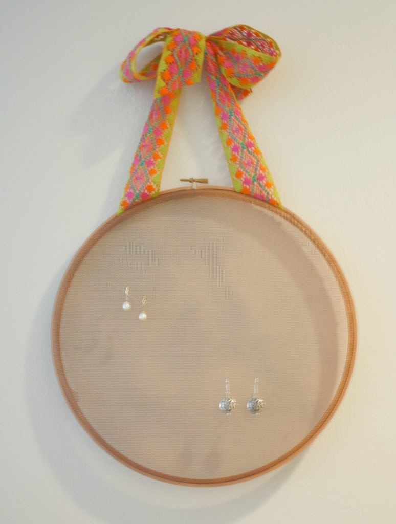 earring holder - myfrenchtwist.com