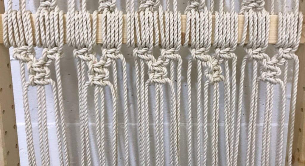 macrame folding screen - myfrenchtwist.com