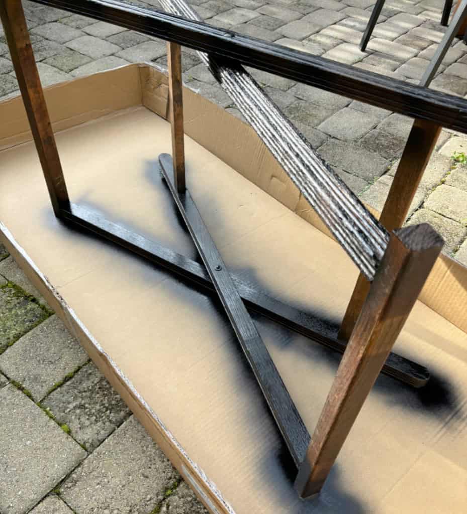 black luggage stand